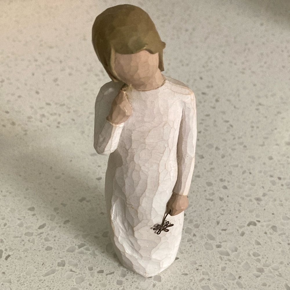 Vintage Willow Tree Remember Figurine 2005